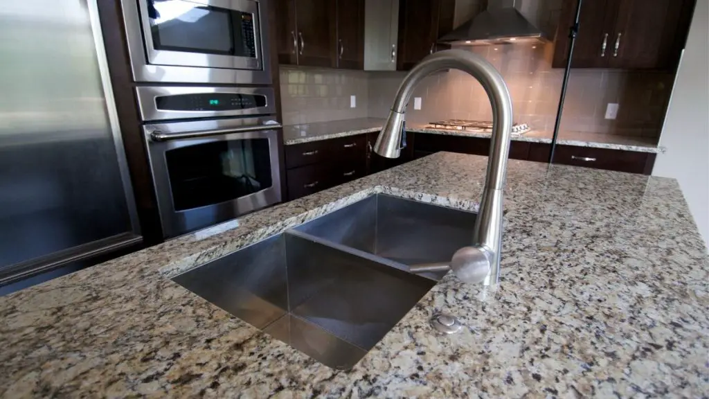 Modern Kitchen Sink and Granite Countertop
