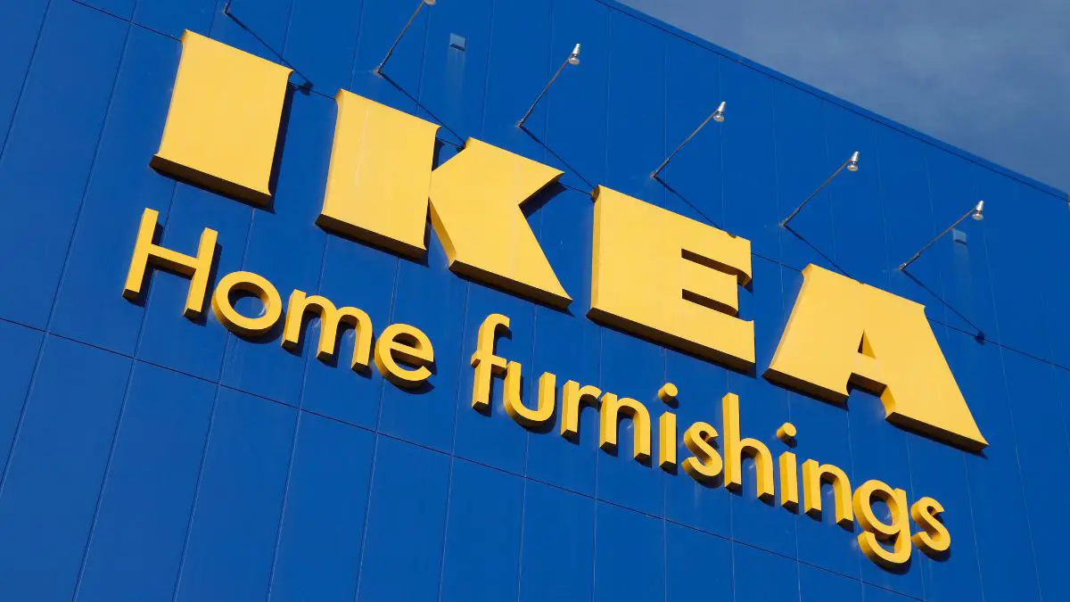 IKEA sign.